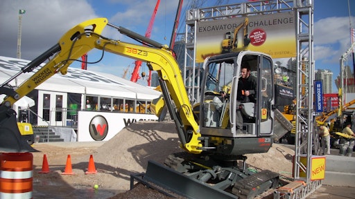 Wacker Vertical Digging Demo Conexpo