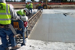 The Speed Screed Heavy-Duty is designed specifically for low-slump, high-production applications, making it well suited for the Miramar project.