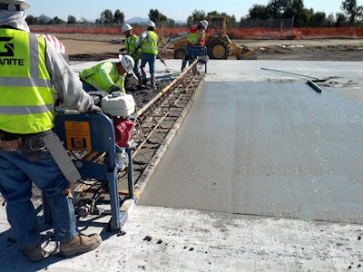 The Speed Screed Heavy-Duty is designed specifically for low-slump, high-production applications, making it well suited for the Miramar project.