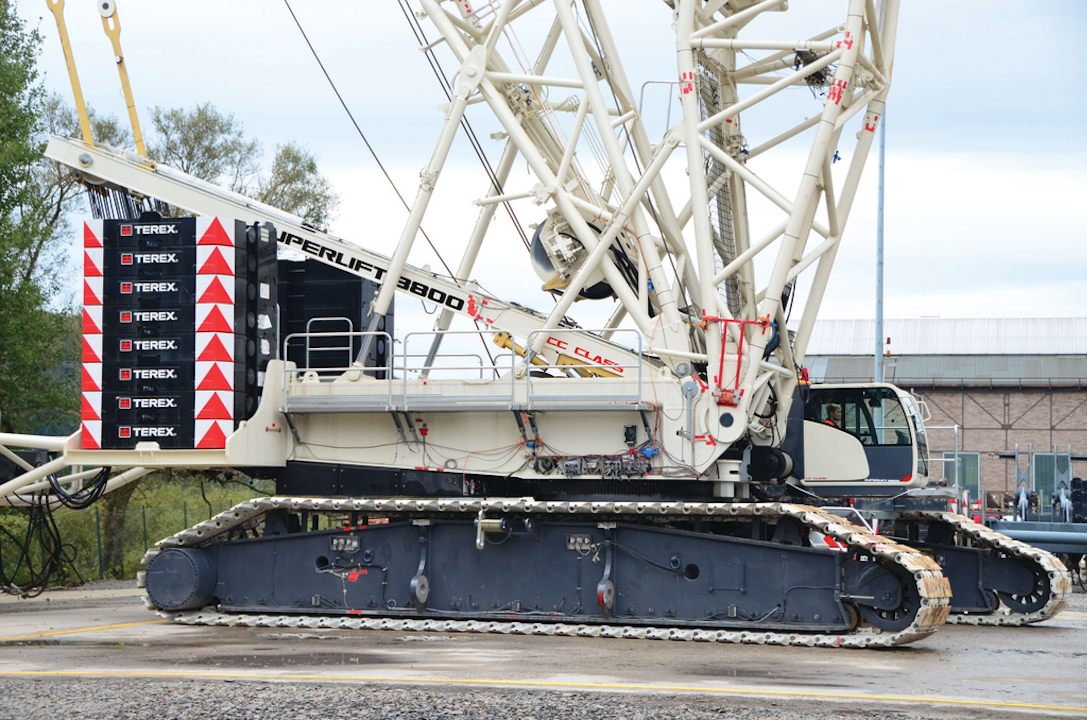 Steil Using its Terex Cranes Superlift 3800 crawler crane for Some Heavy  Lifting 
