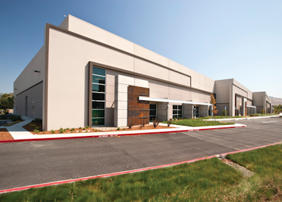 Warehouse Uses Freestanding Tilt Up Concrete Panels In Non Traditional Ways For Construction Pros