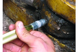 IPA_Grease_Joint_Rejuvenator_7862_ACTION_CLOSE_cmyk_300dpi