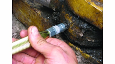 IPA_Grease_Joint_Rejuvenator_7862_ACTION_CLOSE_cmyk_300dpi