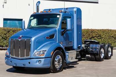 Peterbilt579cng 6303 11623106