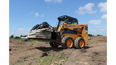 Mustang 1650 R Skid Loader With Grapple 540f631552157