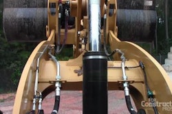 Video: New Linkage Brings Power, Parallelism and Visibility to Cat Small Loaders