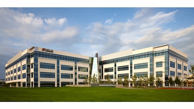 Excellence in Achievement Winner: 8 West Centre - D.E. Harvey Builders, Powers Brown Architecture, Cardno Haynes Whaley