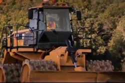 Video: Features of the Caterpillar 825K Soil Compactor