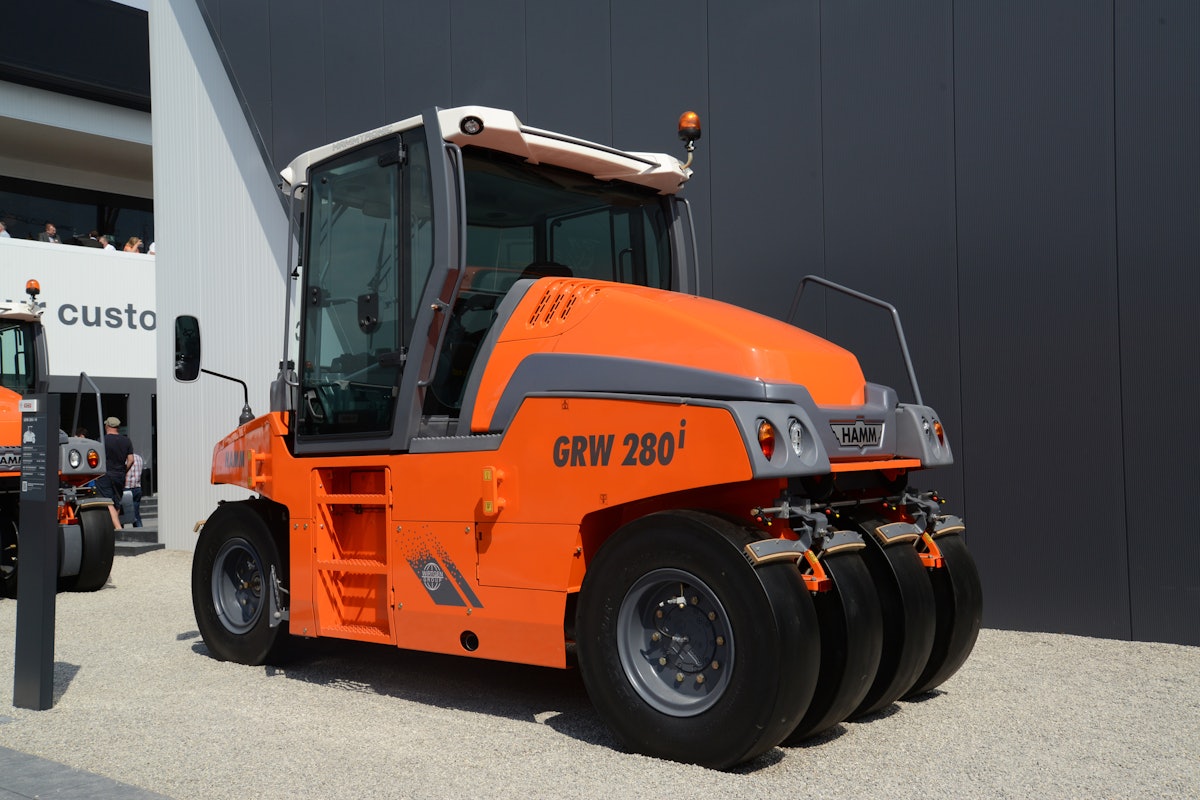 （セール）開催中 人気ブランドも続々プライス From: Roller Pneumatic 280i GRW HAMM Wirtgen John a Group, 自動車