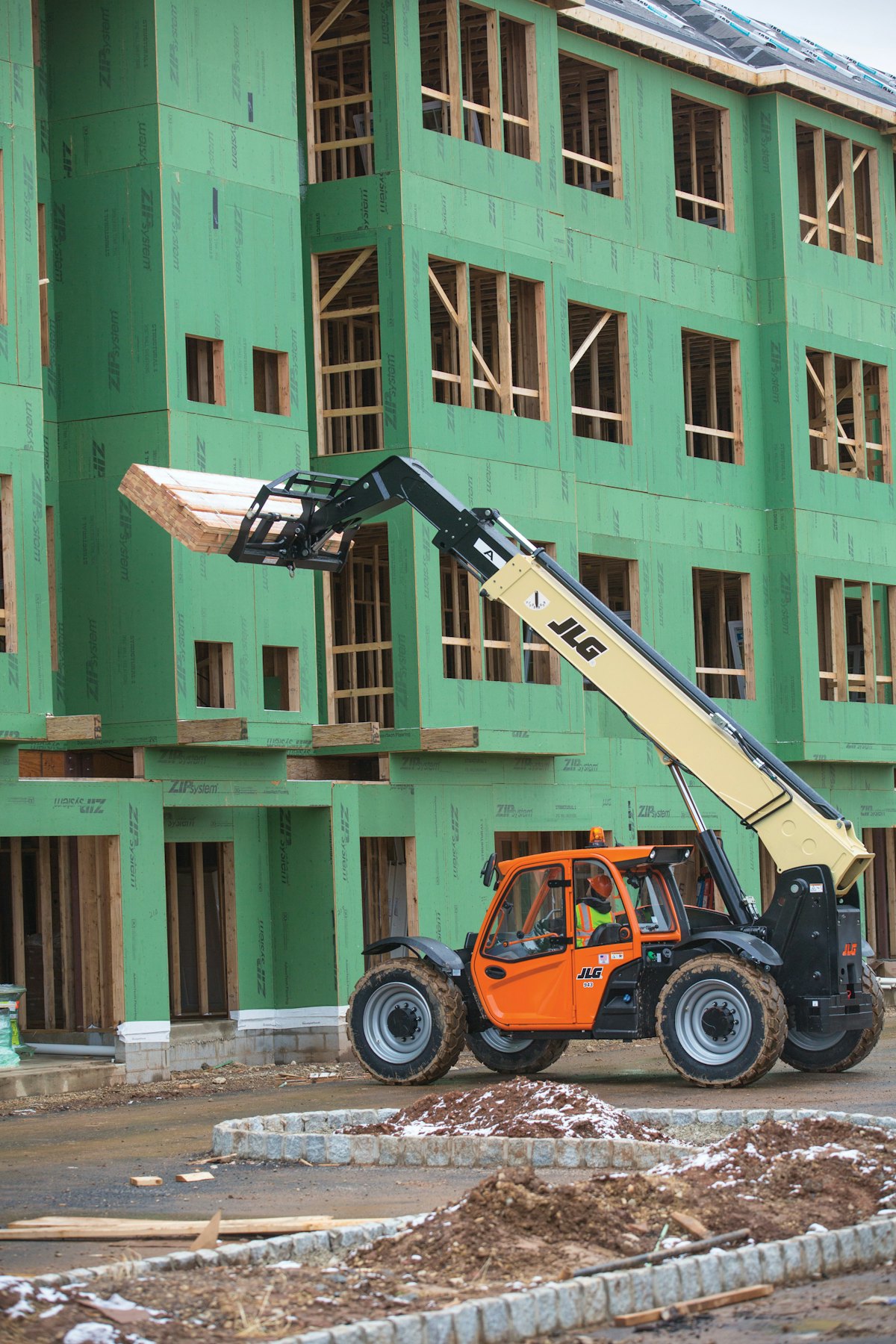 JLG Presents New Telehandler Line, Mid-size Boom Lifts and its Biggest ...