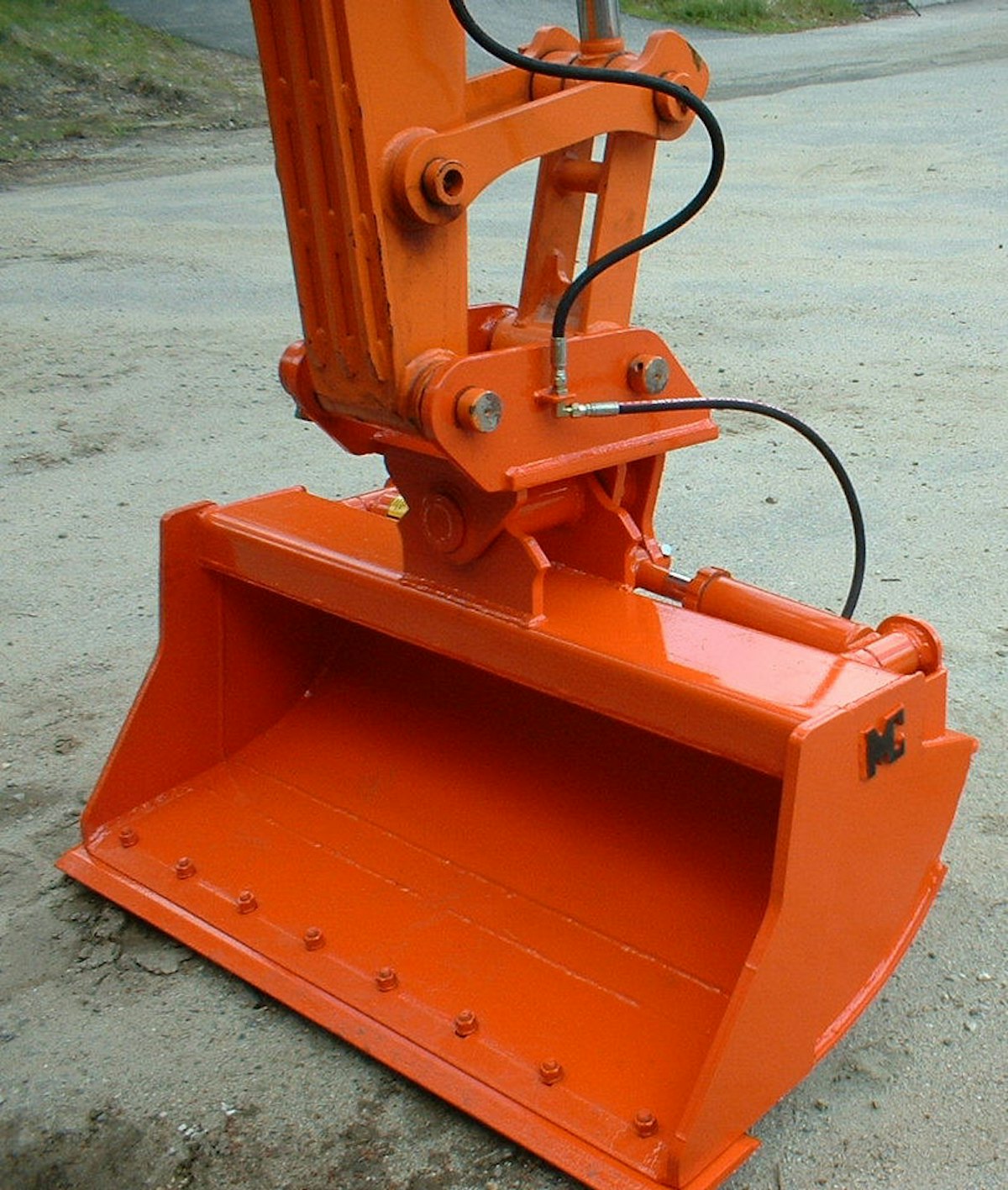 Hydraulic Tilting Grading Buckets From M.C. Faulkner & Sons Inc. For Construction Pros