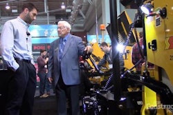 Video: Carlson Paving's Safety Edge End Gate for Screeds Eliminates Hand Tamping