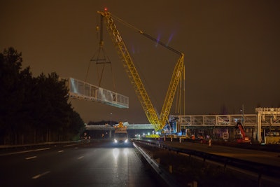 The crane service provided carried out a trial lift prior to the actual project to make sure the crane and the load-securing devices could handle the task.