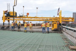 The C-450’s undercarriage is equipped with a 36-in. lowering kit, dual augers, 5-ft.-long externally-vibrating double cylinders and double float pans with a double burlap drag.