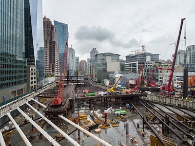 The Transbay Bus Ramp was built as a part of the Transbay Transit Center in downtown San Francisco. Nicholson Construction worked in extremely tight quarters under a time-sensitive schedule with multiple contractors to construct load-bearing barrettes for the bus ramp.