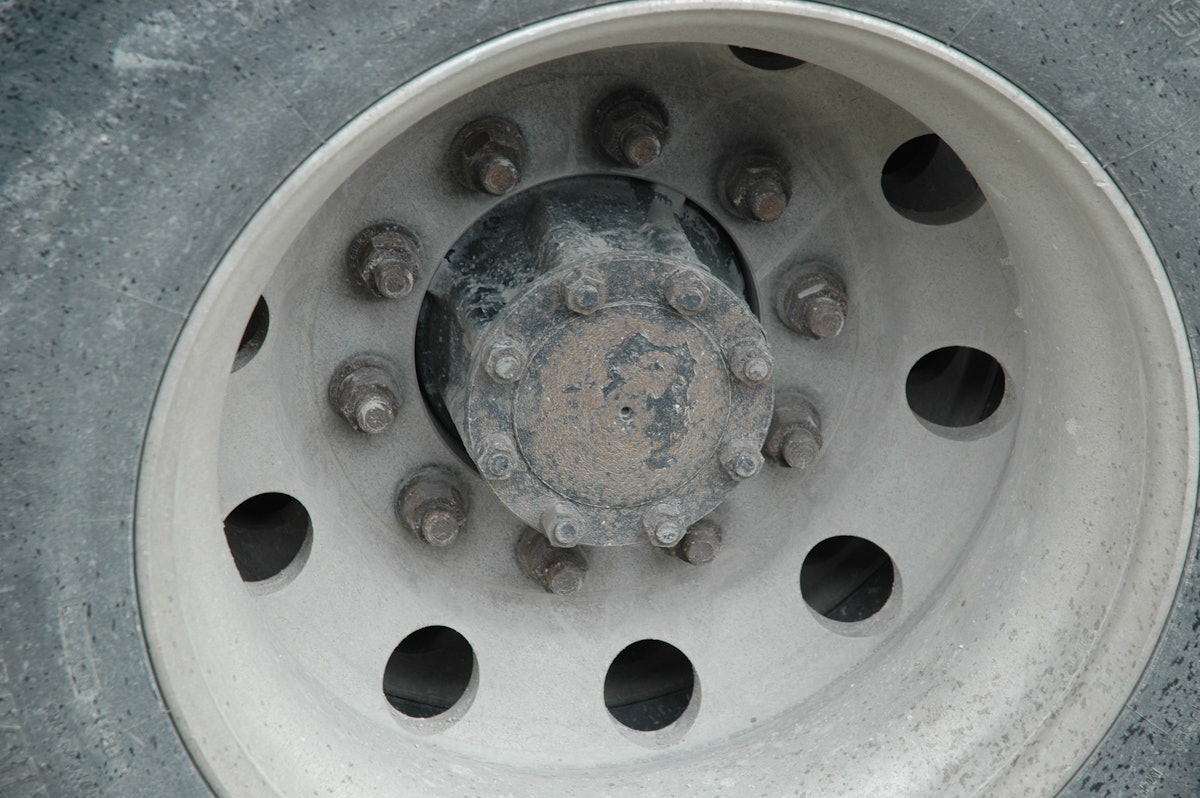 Tips to Prevent Wheel off Incidents on Heavy Trucks For