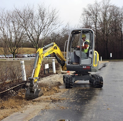 Wacker EZ28 sidewalk 555f483e5f630