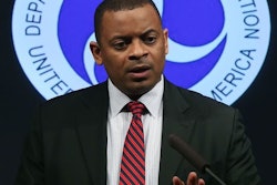 anthony foxx 5550fbc953266