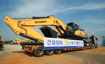 The 500,000th piece of construction equipment to roll off the HHI assembly line was an HX520 excavator.