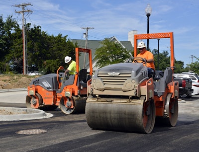 The Compact Line HD 12 VO and HD 14 VO rollers speed compaction using Hamm oscillation technology.