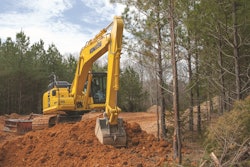 Komatsu PC210LC 11 action med res 55d5fbc65da51