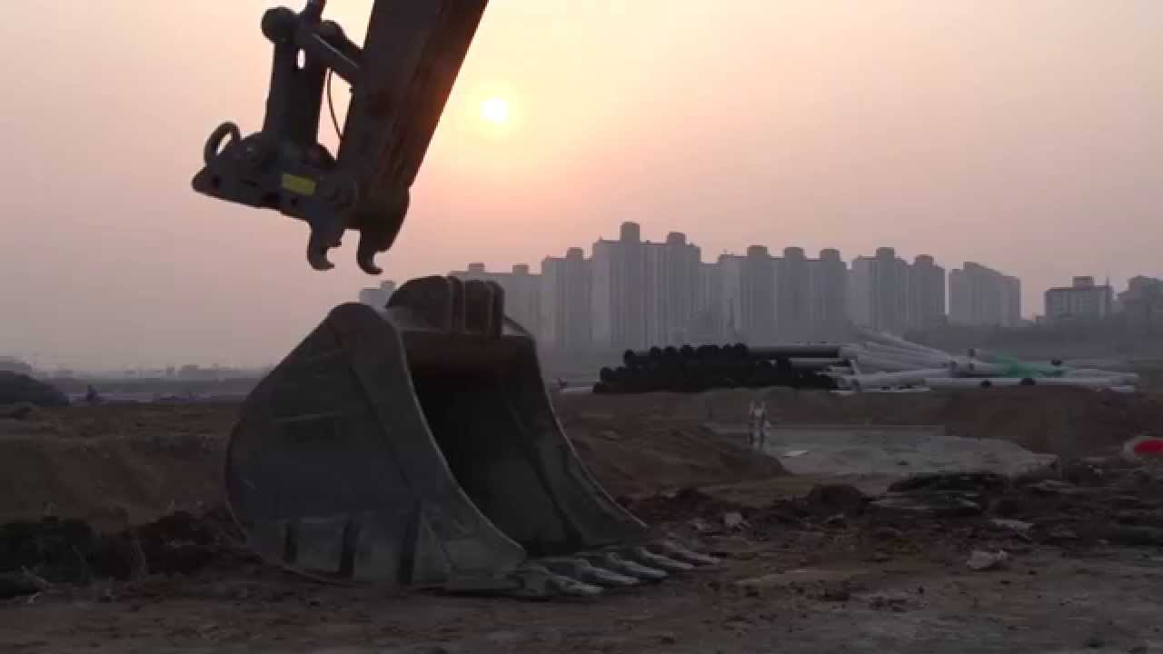 Video: Volvo ECR145E and ECR235E Excavator Versatility