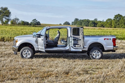 Together, high-strength steel and high-strength aluminum alloy help reduce weight by up to 350 lbs.