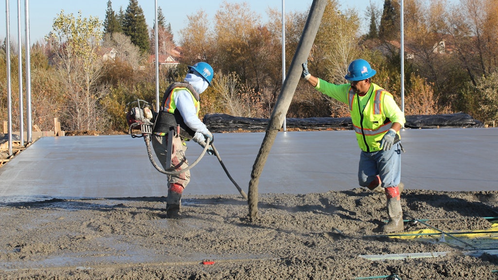17混凝土附着式、平板式振动器安全操作规程GDAQ340217.zip