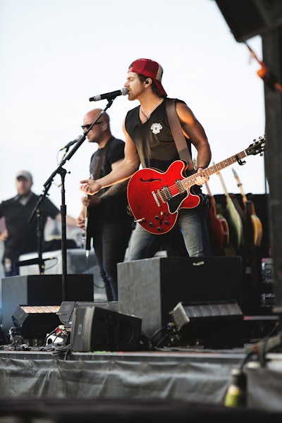 Multi-platinum country music star Kip Moore performed at the “Labor of Love Music Festival” to raise funds for Wounded Warrior Project and Veterans Outreach of Wisconsin.