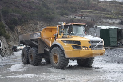 Contractor Empresa Portuguesa de Obras Subterrâneas is using 22 Volvo Construction Equipment (Volvo CE) machines including four Volvo EW140D wheeled excavators, four L220H wheel loaders and 14 A40G articulated haulers.
