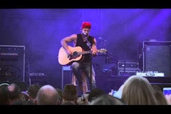 Video: Kip Moore Sings On the Case at Labor of Love Event