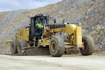 Cat 18M3 Motor Grader dresses haul road 565ca090e5c33