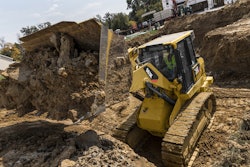 Cat 936K TTL in residential construction application C10511103 564c95a6cd1b6