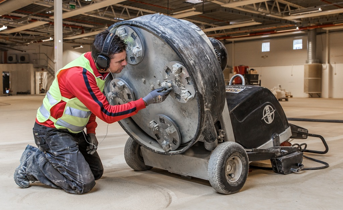 How to Properly Maintain Your Grinder For Construction Pros