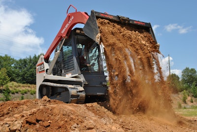 Takeuchi TL10 Dumping Dirt 564cd80ae3470