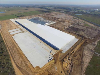 The 3,767,368-square-foot Daikin facility will be a single continuos building housing distribution, manufacturing, R&D operations and offices.