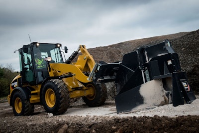 Caterpillar 908M 56bd025aec85f