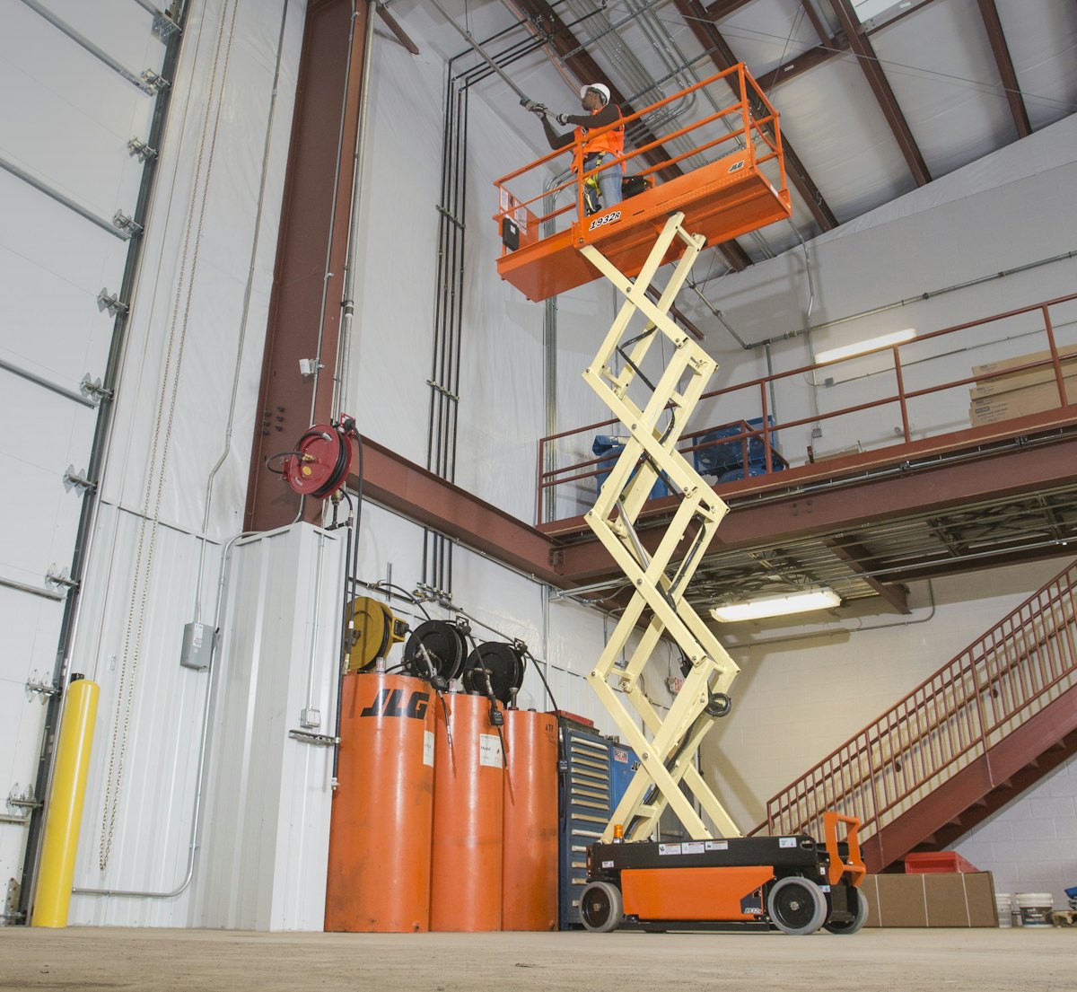JLG Debuts New Scissor, LowLevel Access Lifts and Its Largest Compact