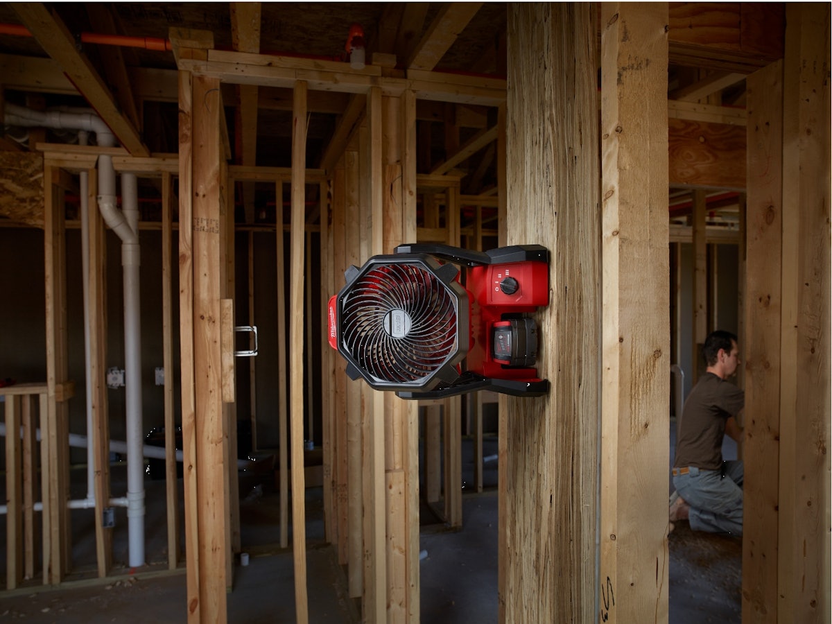 Milwaukee tools fan online