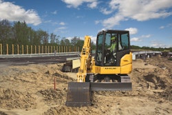 New Holland E55Bx 006 56c49d768d79f