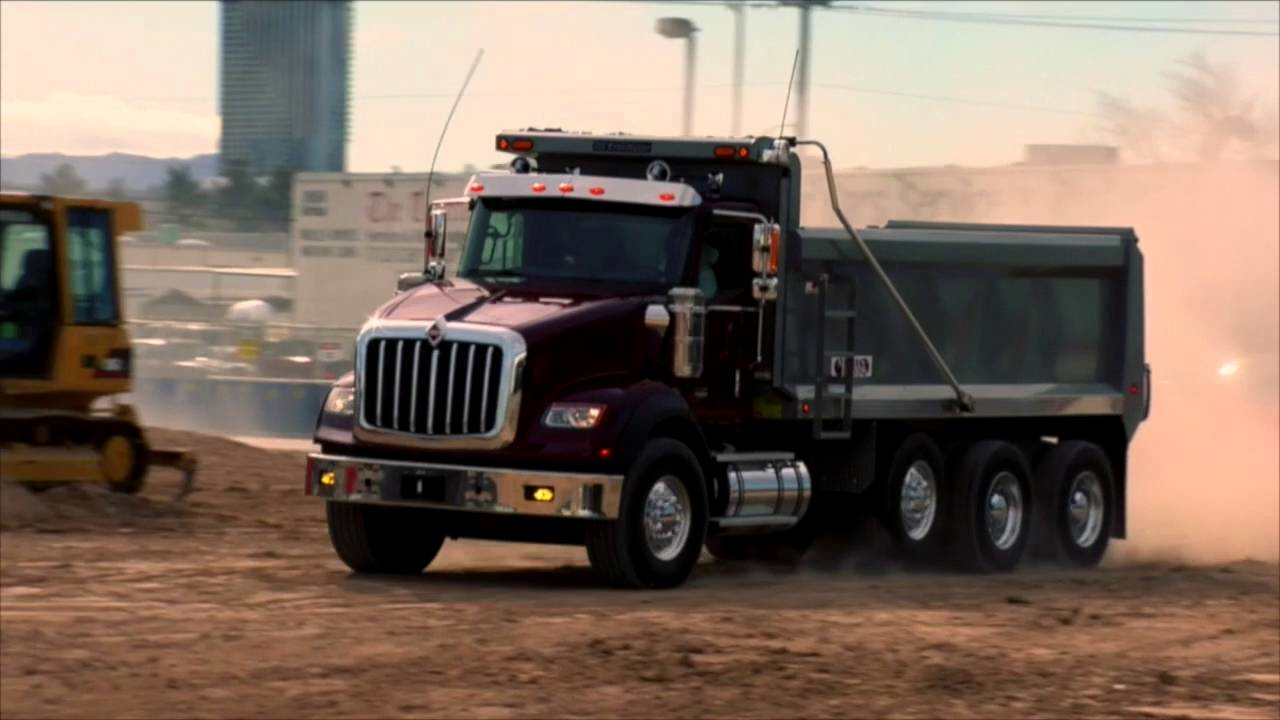 [VIDEO] Elvis Gang Flee Police in a New International HX Truck