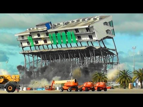 [VIDEO] Demolition of the Daytona International Speedway Skybox