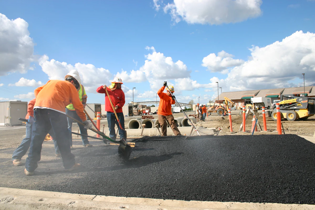 Where and How to Find Construction Workers to Fill the Labor Shortage ...