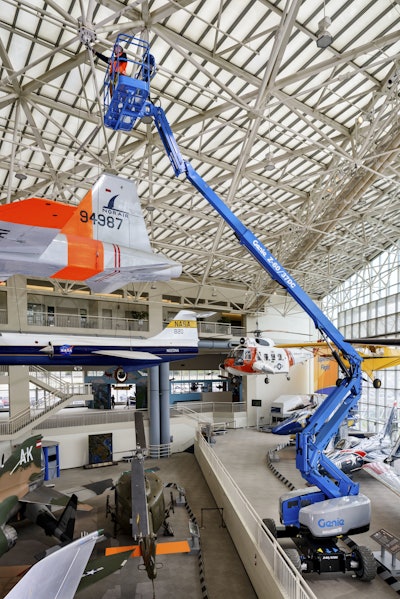 AERIAL INDUSTRYREPORT Z60 37DC Articulating Boom 56c5f6422ad10 56feb3455b8d0