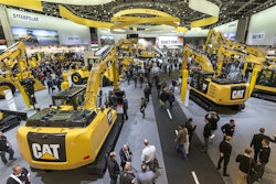 Caterpillar booth overview bauma 16 570bc33974b3e