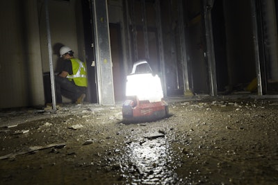 Milwaukee Compact Site Light 2145 20 E 576d7d3cd13b7