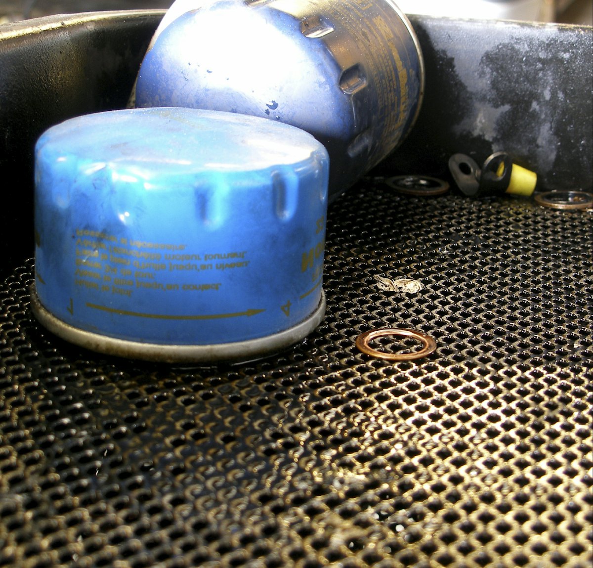 Best Methods for Draining Oil from Hydraulic Construction Equipment