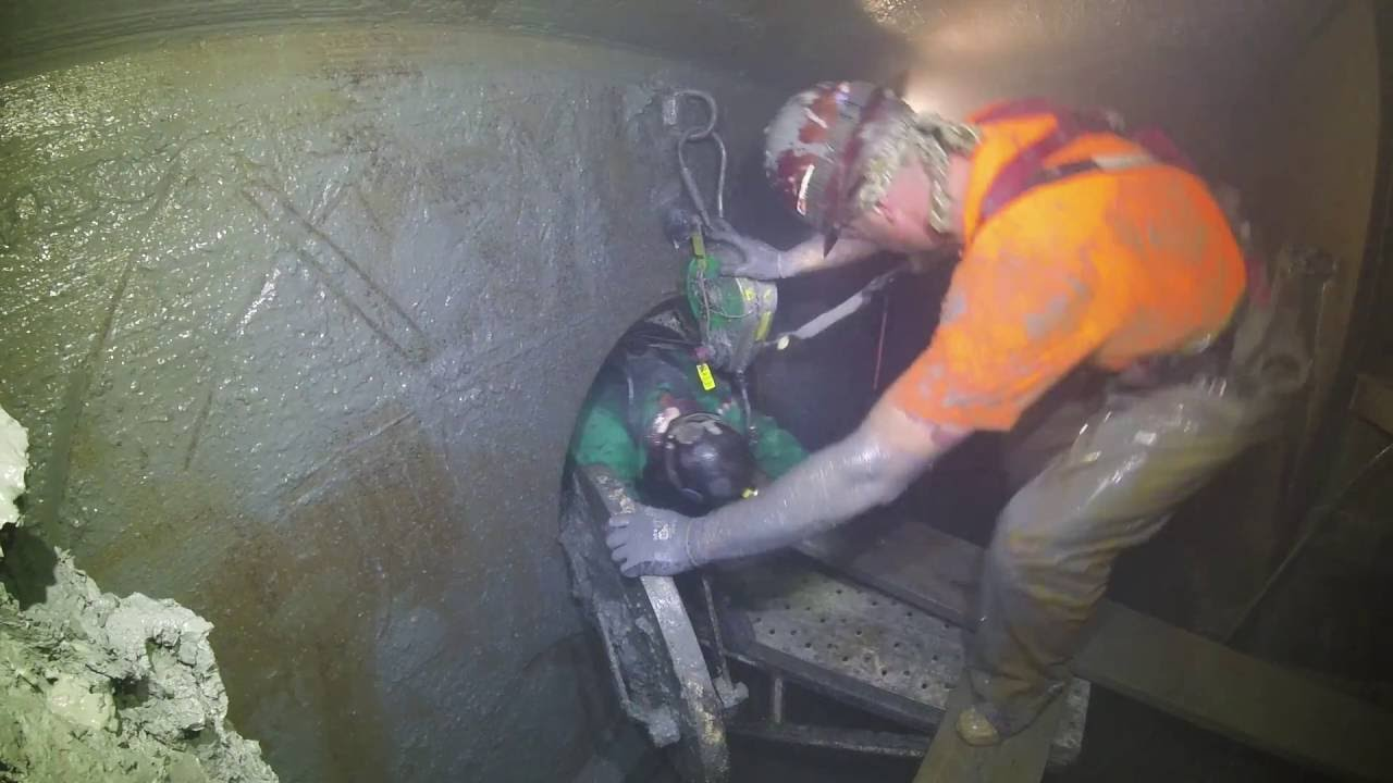 [VDIEO] Watch Workers Change Cutting Teeth on Seattle Tunneling Machine Bertha