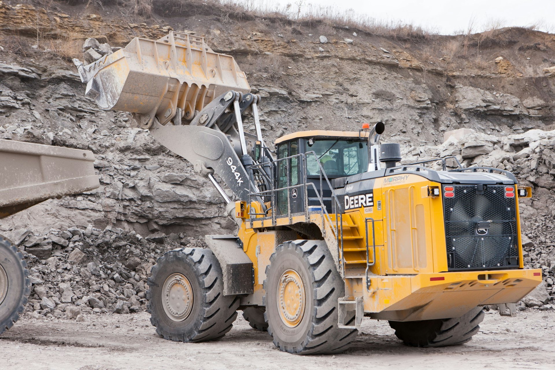 Field Proven: Deere's 944K Hybrid Keeps Up with Larger Quarry 