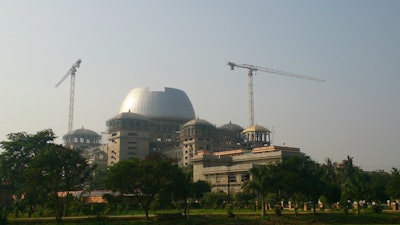 Construction of the ToVP had certain restrictions making it more difficult to complete the contract. The main challenge was that the cranes were not allowed to be fixed to the temple structure. This meant specifying one freestanding crane and one with a collar which is fixed into the ground using ground anchors.